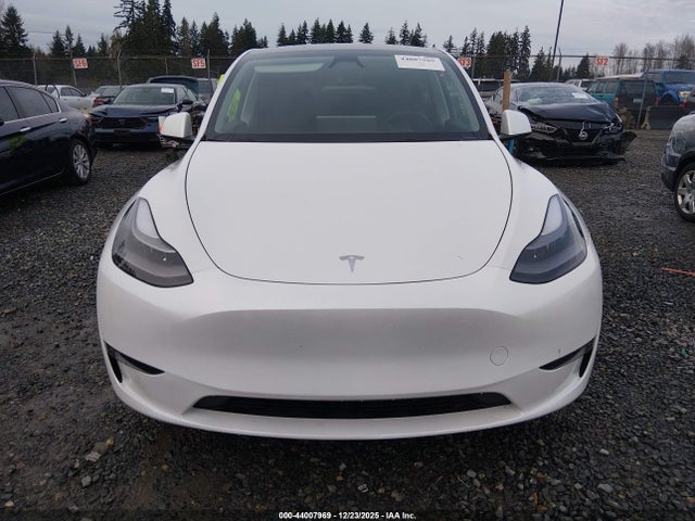 Продаж на аукціоні авто 2024 Tesla Model Y Long Range Dual Motor All-wheel Drive, vin: 7SAYGDEE8RF078148, номер лоту: 44007969