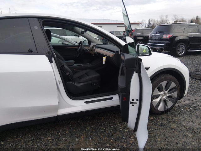 Продаж на аукціоні авто 2024 Tesla Model Y Long Range Dual Motor All-wheel Drive, vin: 7SAYGDEE8RF078148, номер лоту: 44007969