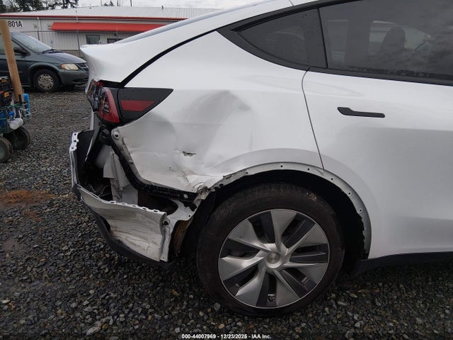 Продаж на аукціоні авто 2024 Tesla Model Y Long Range Dual Motor All-wheel Drive, vin: 7SAYGDEE8RF078148, номер лоту: 44007969