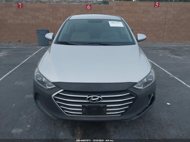 5NPD84LFXJH267815 Hyundai ELANTRA SEL