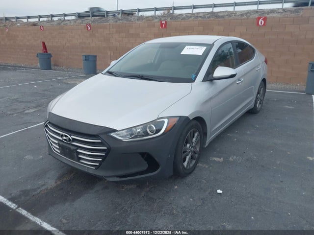 5NPD84LFXJH267815 Hyundai ELANTRA SEL