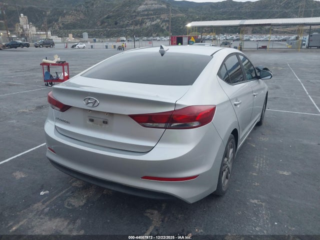 5NPD84LFXJH267815 Hyundai ELANTRA SEL