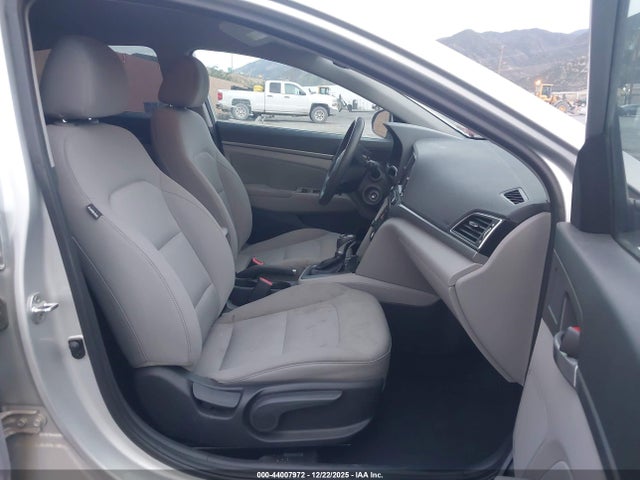 5NPD84LFXJH267815 Hyundai ELANTRA SEL
