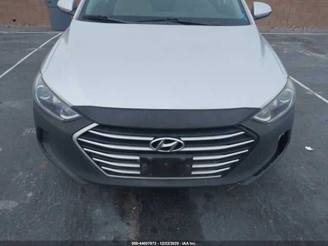 5NPD84LFXJH267815 Hyundai ELANTRA SEL