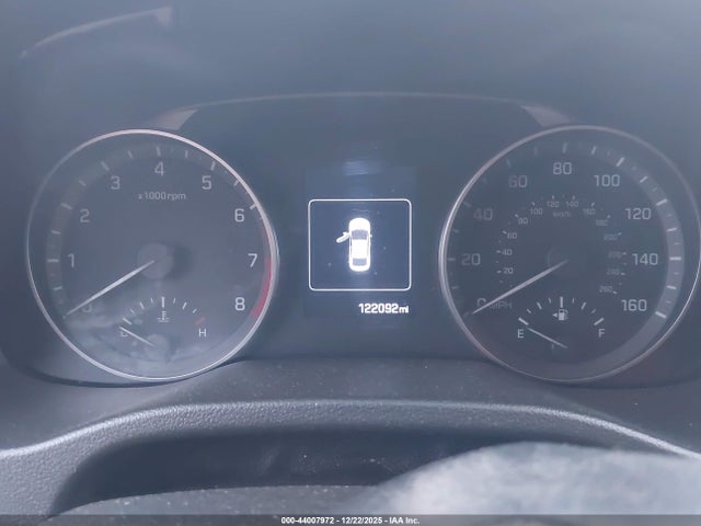 5NPD84LFXJH267815 Hyundai ELANTRA SEL