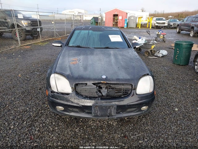 44008126 :رقم المزاد ، WDBKK65F42F268714 vin ، 2002 Mercedes-benz Slk 320 مزاد بيع