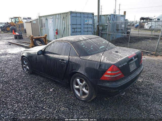 44008126 :رقم المزاد ، WDBKK65F42F268714 vin ، 2002 Mercedes-benz Slk 320 مزاد بيع