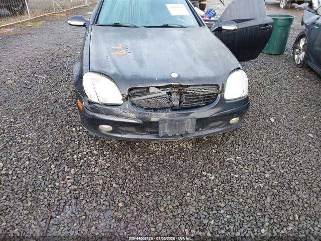 44008126 :رقم المزاد ، WDBKK65F42F268714 vin ، 2002 Mercedes-benz Slk 320 مزاد بيع