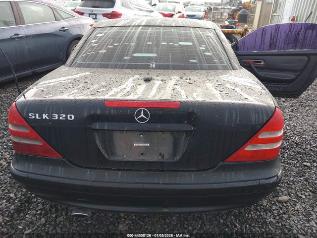 44008126 :رقم المزاد ، WDBKK65F42F268714 vin ، 2002 Mercedes-benz Slk 320 مزاد بيع