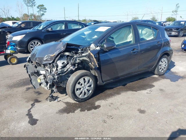 2013 TOYOTA PRIUS C JTDKDTB31D1552810 Photo 1