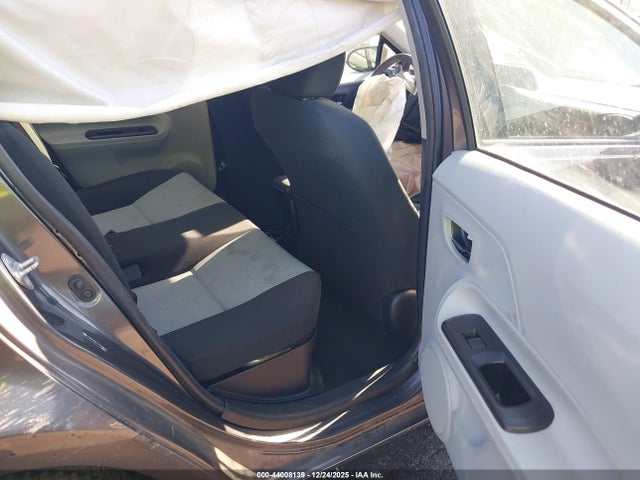 2013 TOYOTA PRIUS C JTDKDTB31D1552810 Photo 7