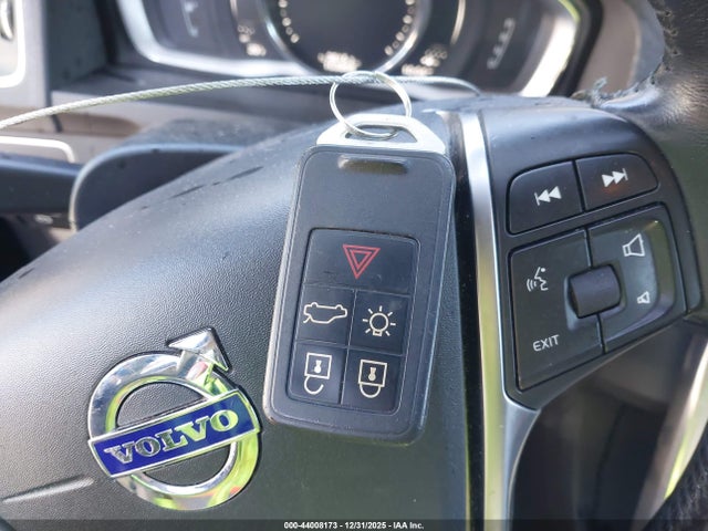 2018 VOLVO S60 YV126MFL2J2466934 Photo 10