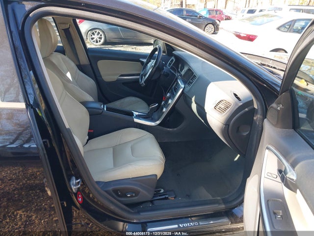 2018 VOLVO S60 YV126MFL2J2466934 Photo 4