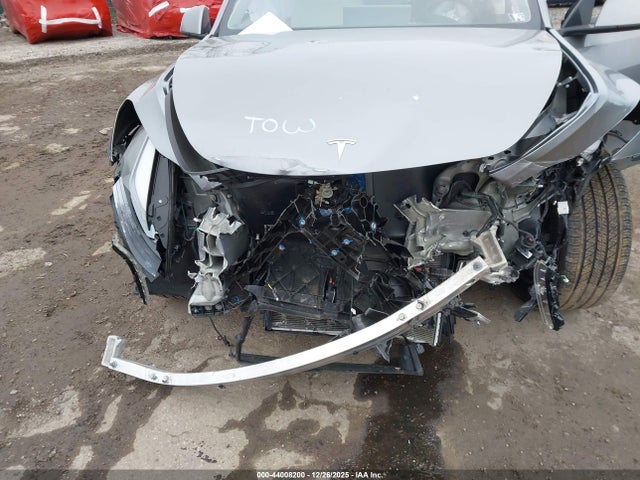2025 TESLA MODEL Y 7SAYGDEE0SA338433 Photo 5