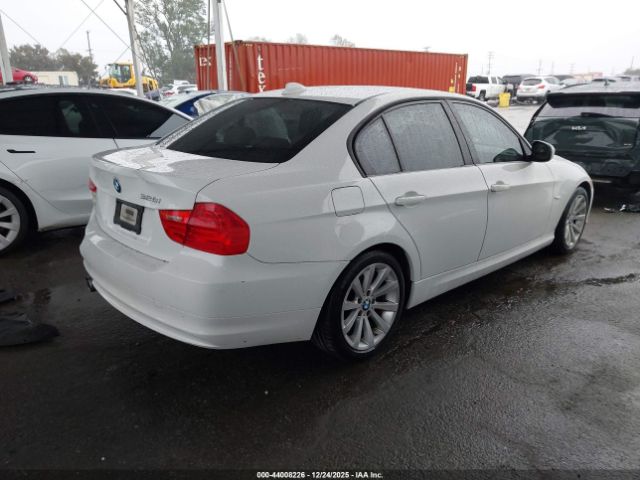 2011 BMW 328I WBAPH5C5XBA447991 Photo 3