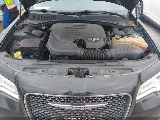 2018 CHRYSLER 300 2C3CCAEG2JH142688 Photo 9