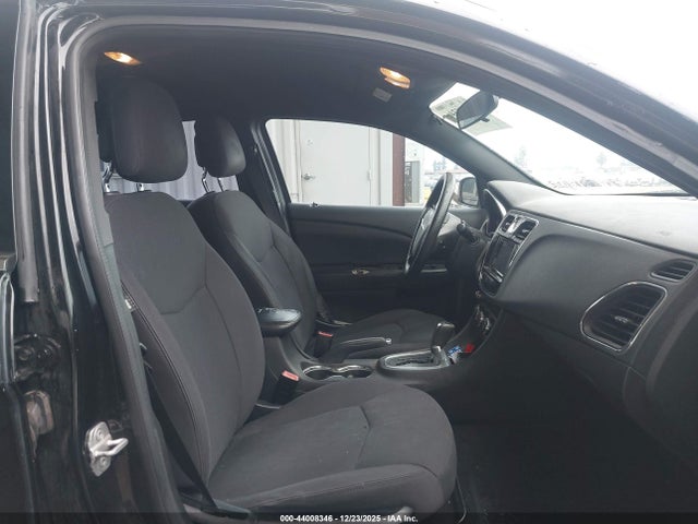 Продаж на аукціоні авто 2013 Chrysler 200 Lx, vin: 1C3CCBAB7DN686065, номер лоту: 44008346