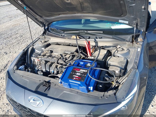 5NPLM4AG2NH075703 Hyundai ELANTRA SEL