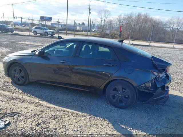 5NPLM4AG2NH075703 Hyundai ELANTRA SEL