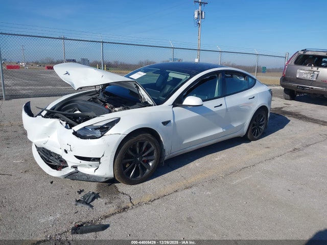 2022 Tesla Model 3 Long Range Dual Motor All-wheel Drive მანქანა იყიდება აუქციონზე, vin: 5YJ3E1EB3NF188522, აუქციონის ნომერი: 44008426