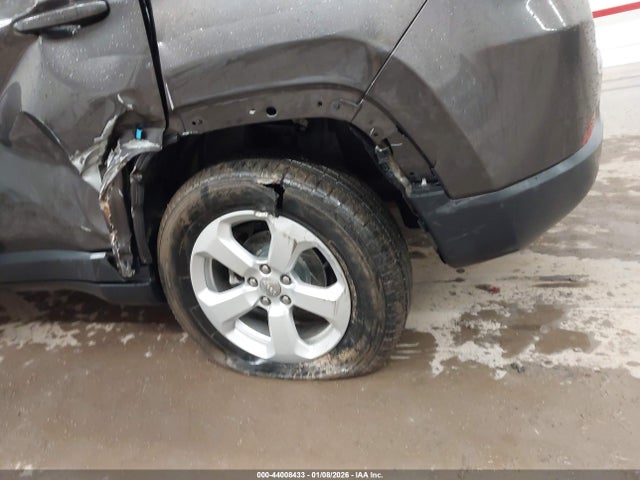 Jeep Compass Latitude Fwd 2018 3C4NJCBB0JT309152 Image 18