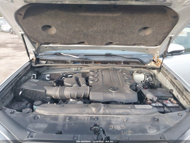 2019 TOYOTA 4RUNNER JTEBU5JRXK5640192 Photo 9