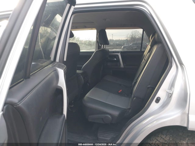 2019 TOYOTA 4RUNNER JTEBU5JRXK5640192 Photo 7
