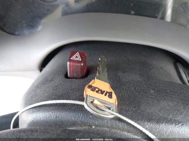 2000 CHEVROLET BLAZER 1GNDT13W0Y2126543 Photo 10