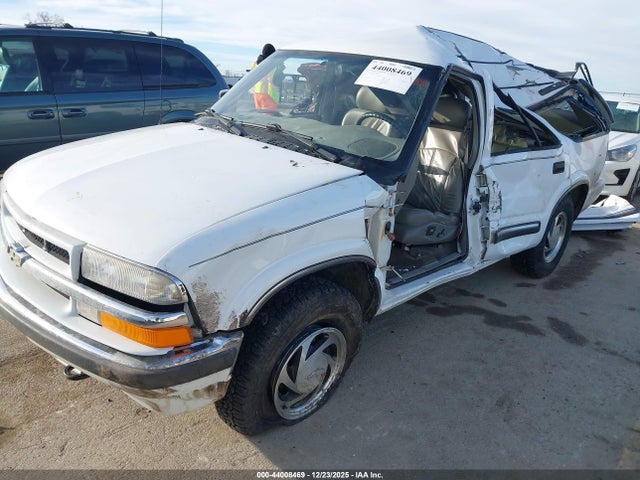 2000 CHEVROLET BLAZER 1GNDT13W0Y2126543 Photo 1