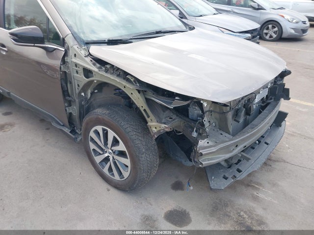 4S4BTAFC3R3114640 Subaru Outback Premium