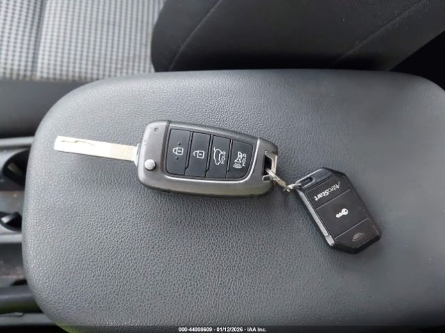 2019 HYUNDAI KONA KM8K12AA6KU320021 Photo 10