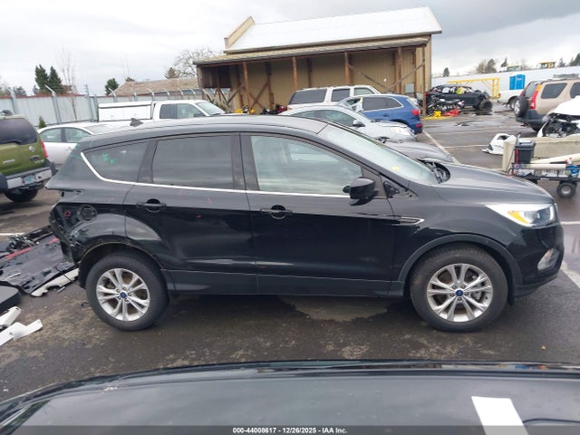 1FMCU9GD4KUA21147 Ford ESCAPE SE