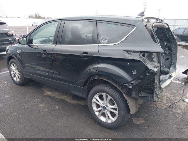1FMCU9GD4KUA21147 Ford ESCAPE SE