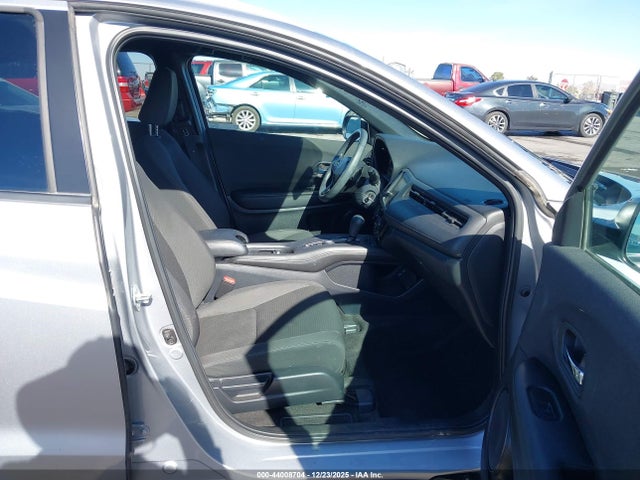 3CZRU5H12NM717083 Honda Hr-v 2wd Sport