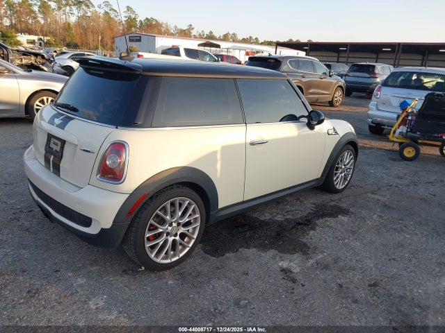 2010 MINI JOHN COOPER WORKS WMWMF9C59ATF97564 Photo 3