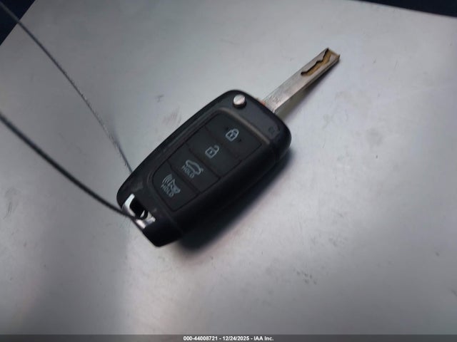 KMHLL4AG7MU142363 Hyundai ELANTRA SE