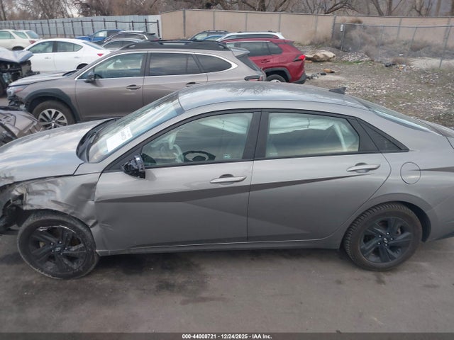 KMHLL4AG7MU142363 Hyundai ELANTRA SE