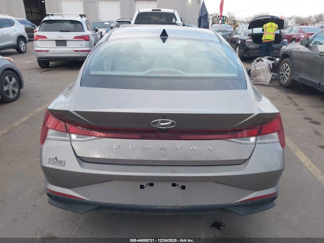 KMHLL4AG7MU142363 Hyundai ELANTRA SE