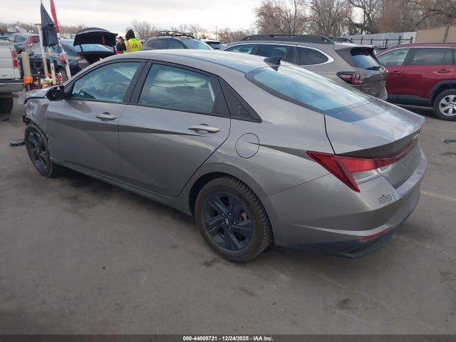 KMHLL4AG7MU142363 Hyundai ELANTRA SE