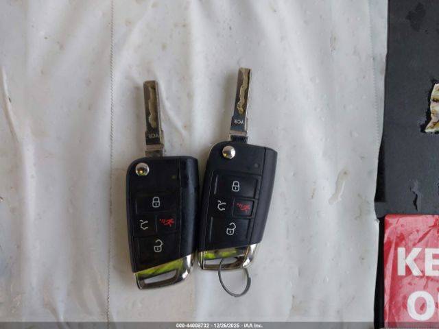 2019 VOLKSWAGEN GOLF GTI 3VW6T7AU8KM009568 Photo 10