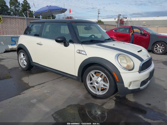 2009 MINI COOPER S WMWMF73549TW83149 Photo 0