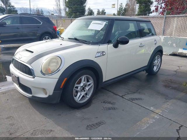 2009 MINI COOPER S WMWMF73549TW83149 Photo 1