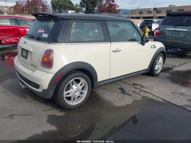 2009 MINI COOPER S WMWMF73549TW83149 Photo 3