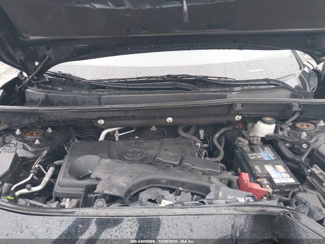 2021 TOYOTA RAV4 2T3P1RFV0MW157418 Photo 9