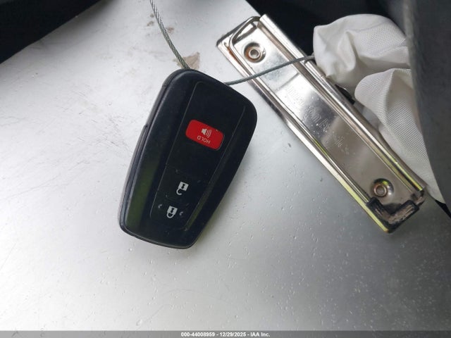 2021 TOYOTA RAV4 2T3P1RFV0MW157418 Photo 10