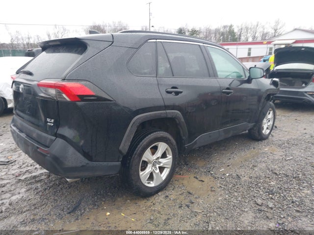 2021 TOYOTA RAV4 2T3P1RFV0MW157418 Photo 3