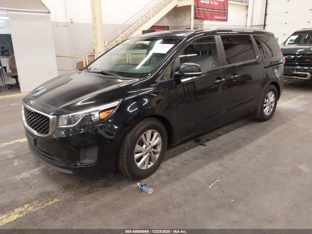 KNDMB5C12G6148672 KIA SEDONA LX
