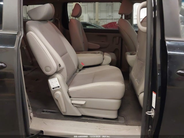 KNDMB5C12G6148672 KIA SEDONA LX