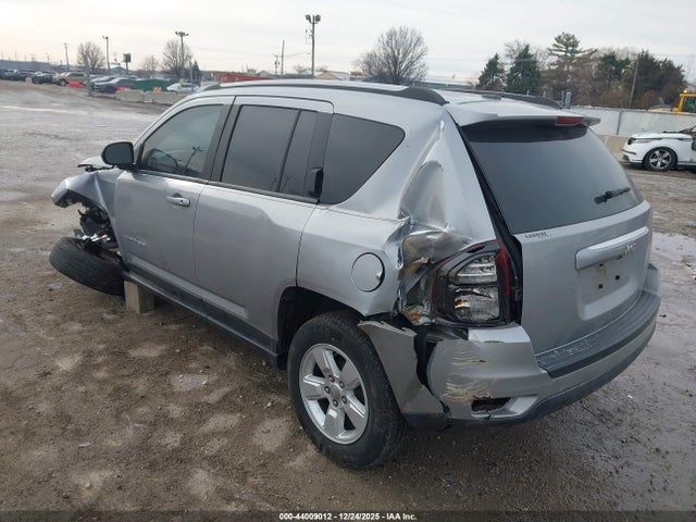 2017 JEEP COMPASS 1C4NJCEB1HD206544 Photo 2