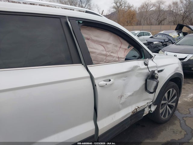 3VVYX7B26NM059100 Volkswagen Taos 1.5t Se
